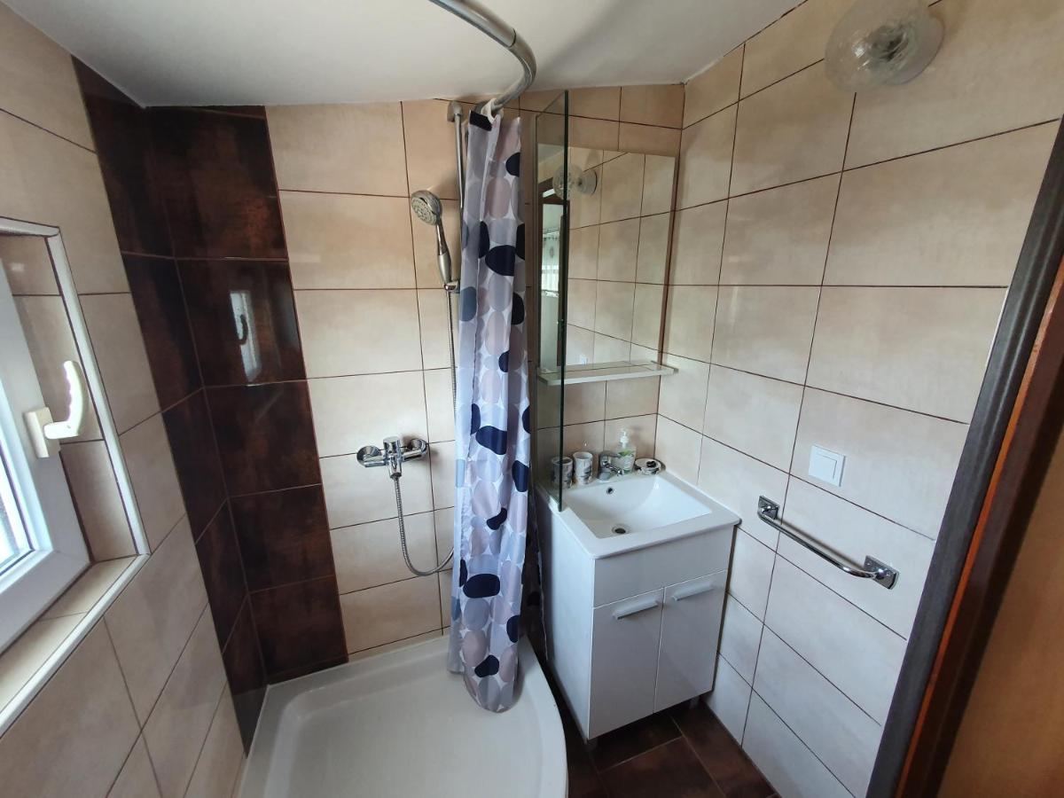 Apartmani Deak Vir Exterior photo